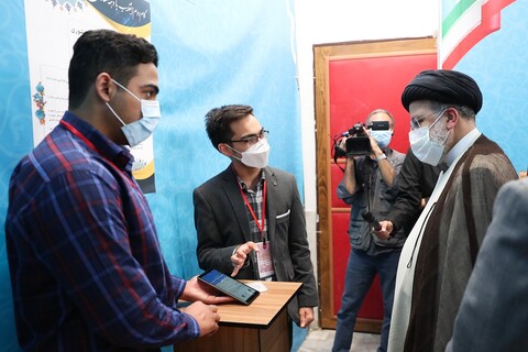 تصاویر/ بازدید رئیس جمهور از نمایشگاه اختراعات دانش آموزان