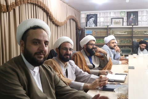 تصاویر/جلسه تبیین و تشریح  برنامه 5 ساله مدارس علمیه استان کردستان
