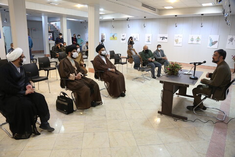 تصاویر/ افتتاح نمایشگاه کاریکاتور زوال در نگارستان اشراق