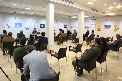 تصاویر/ افتتاح نمایشگاه کاریکاتور زوال در نگارستان اشراق