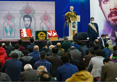 تصاویر/ آئین تکریم و استقبال از خانواده شهید حسین شکرائیان دردانشگاه صنعتی اصفهان