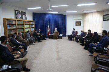 تصاویر/ دیدار مسئولین کانون وکلای کشور با آیت الله اعرافی