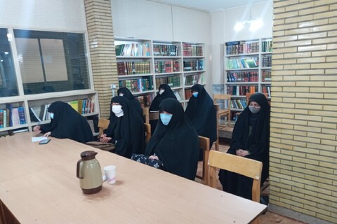 تصاویر/ نشست علمی در مدرسه علیمه امام خمینی (ره) ارومیه
