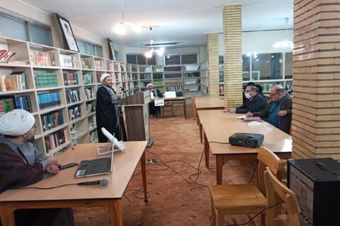 نشست علمی در مدرسه علمیه امام خمینی (ره) ارومیه
