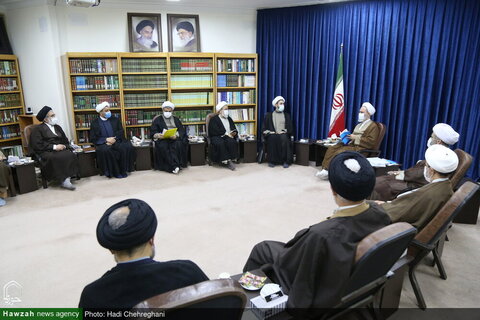 بالصور/ رئيس ممثلية قائد الثورة الإسلامية في الجامعات الإيرانية يلتقي بآية الله الأعرافي بقم المقدسة