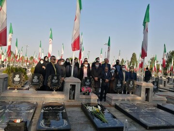 آغاز ویژه برنامه های هفته کتاب و کتابخوانی در کاشان با نام یک شهید