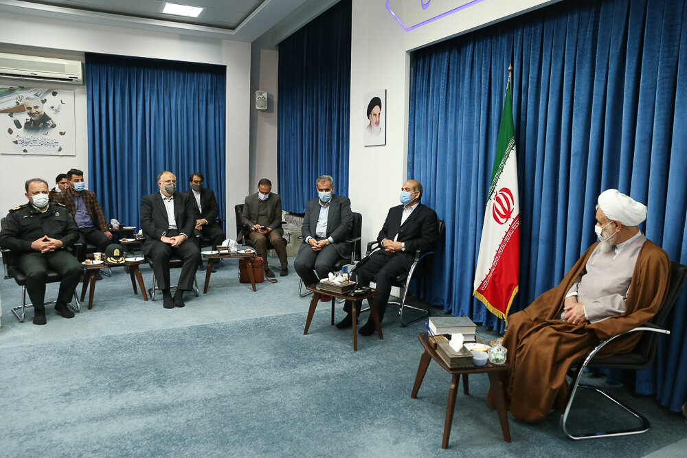دیدار وزیر کشور با امام جمعه قزوین + عکس