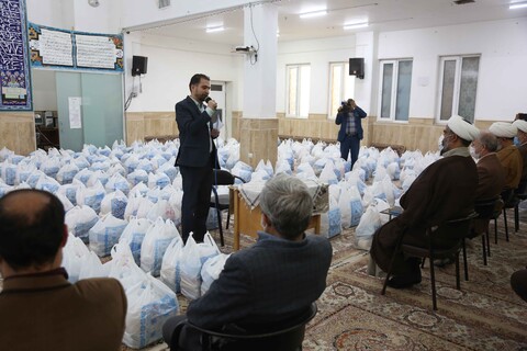 تصاویر/ تهیه و توزیع ۵۰۰ بسته غذایی توسط مسجد امام سجاد(ع) پردیسان