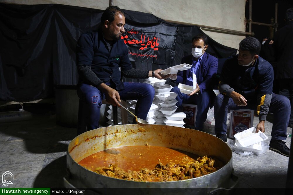 توزیع ۱۳ هزار پُرس غذا بین زائران حرم حضرت معصومه (س) 