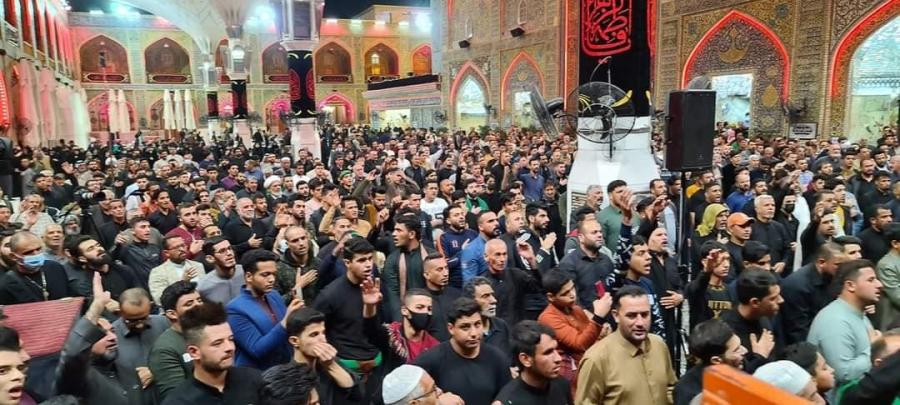 بالصور/الصحن العلوي الشريف يشهد إقامة مجلس عزاء استشهاد السيدة الزهراء(ع) بحضور جمع من المؤمنين المعزين