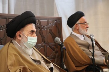 حضور مردم در صحنه دفاع از دین خدا، نمودی از نهی از منکر بود