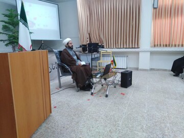 فعالان عرصه کتاب و کتابخوانی در حوزه خواهران آذربایجان شرقی تجلیل شدند