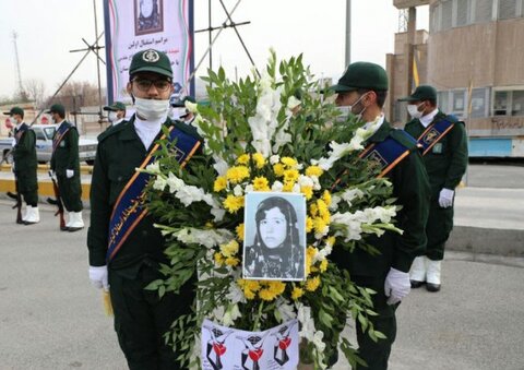 تصاویر/ پیکر شهیده «فاطمه اسدی» وارد سنندج شد