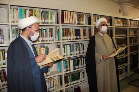 تصاویر / تقدیر از کتابداران کتابخانه امام صادق (ع) حوزه علمیه قزوین