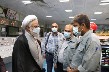 امام جمعه بندرعباس به شرکت برق رفت + عکس