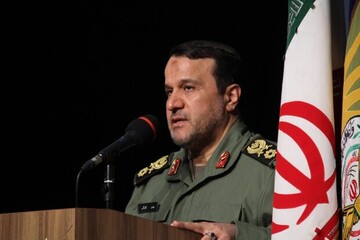 تفکر جناحی و سازمانی به دفاع مقدس نداشته باشیم