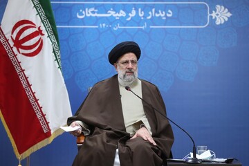 مردم را در تصمیمات اقتصادی دولت سهیم می‌کنیم نه غافلگیر