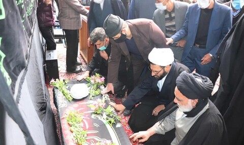 تصاویر/ مراسم تشییع،خاکسپاری و ترحیم مدیر مدرسه علمیه اقدمیه شهرضا