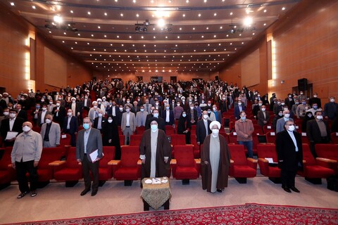 تصاویر/ دیدار رئیس جمهور با نخبگان، علماء، خانواده شهدا، ایثارگران و جمعی از اقشار مختلف مردم