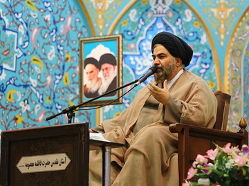 سلبریتی‌ها در مسیر تجلی فرهنگ دینی قدم بردارند