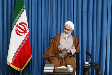 تشکل های سیاسی انقلابی اجازه تطهیر افراد فاسد را ندهند