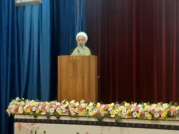 مدیران دولتی با ارباب رجوع متواضعانه برخورد کنند