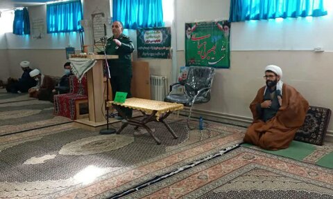 تصاویر/ برنامه بصیرت سیاسی به مناسبت هفته بسیج در مدرسه علمیه امام صادق (ع) بیجار