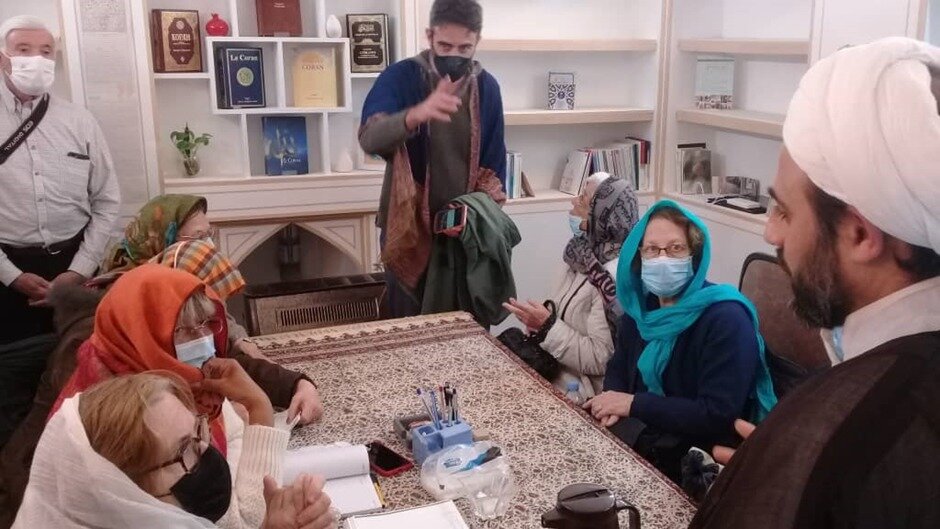 ورود تورهای گردشگری خارجی به مدرسه ناصریه علمیه اصفهان 