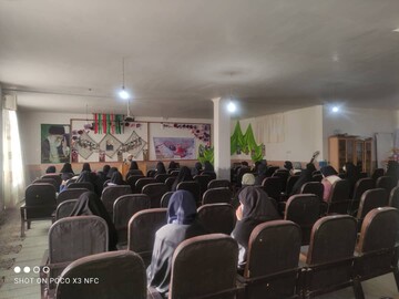 روحیه ولایت‌پذیری برای طلاب بسیار ضروری است