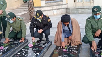 گلزار شهدای آران و بیدگل عطرافشانی شد