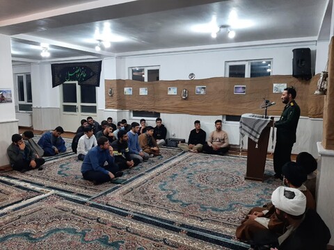 تصاویر/ نشست بصیرتی و سیاسی طلاب بسیجی مدرسه علمیه حضرت رسول اکرم(ص) هادیشهر