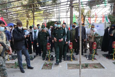 تصاویر/ تجمع خادمین شهدا در بهشت زهرای تهران