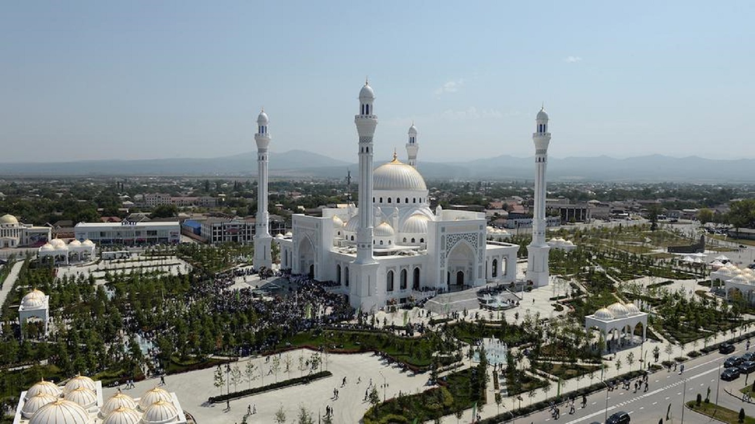 Total of 3.6 million mosques serve Muslims around the world