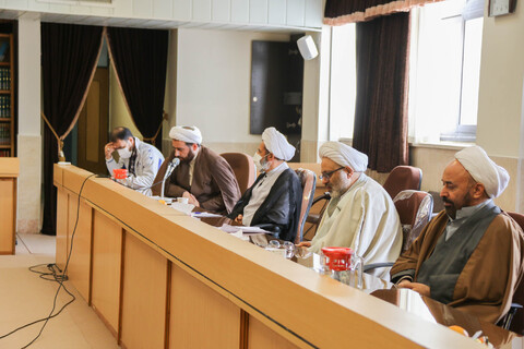 تصاویر/ اولین کمیسیون دوازدهمین اجلاسیه جامعه مدرسین  وعلمای بلاد در اصفهان