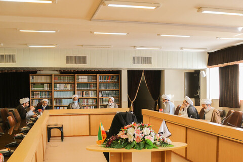 تصاویر/ سومین کمیسیون دوازدهمین اجلاسیه جامعه مدرسین قم و علمای بلاد در اصفهان