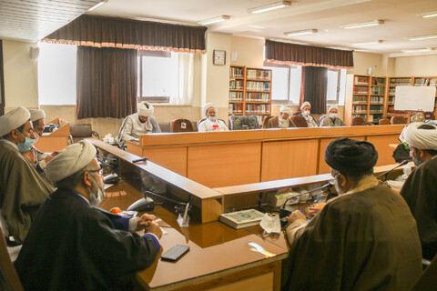 تصاویر/ سومین کمیسیون دوازدهمین اجلاسیه جامعه مدرسین قم و علمای بلاد در اصفهان