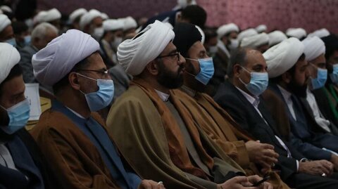 بالصور/ إقامة مؤتمر لشهداء علماء محافظة إيلام الإيرانية