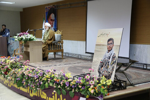 تصاویر/ مراسم گرامیداشت بسیجی شهید مرتضایی مدافع حریم امنیت توسط حوزه علمیه اصفهان