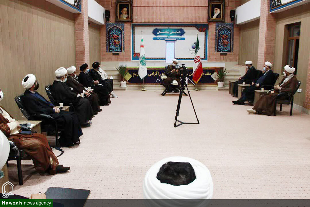 نشست مسئولان نهادهای حوزوی خوزستان با رئیس دفتر تبلیغات اسلامی