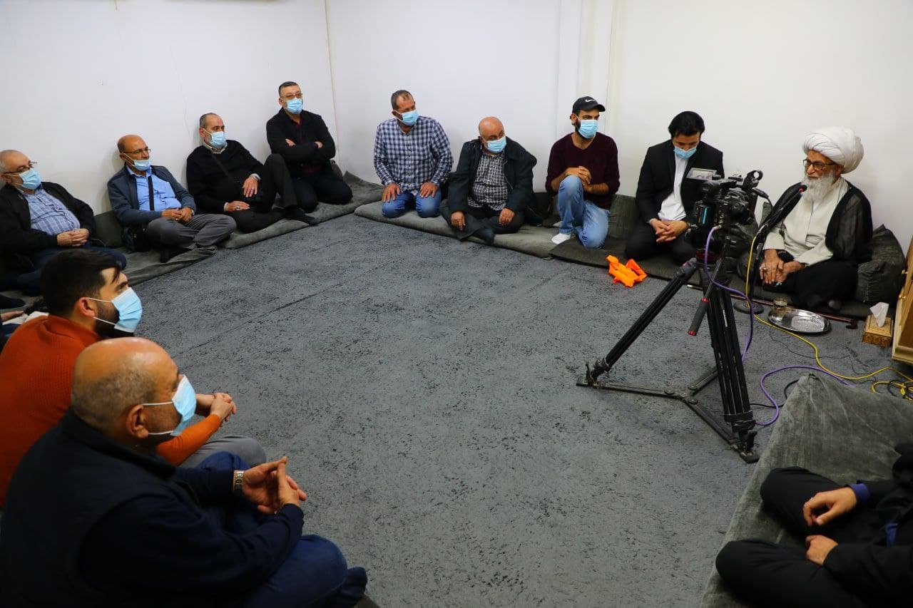 آية الله النجفي يقدم توجيهاته لوفد من مؤمني دولة لبنان