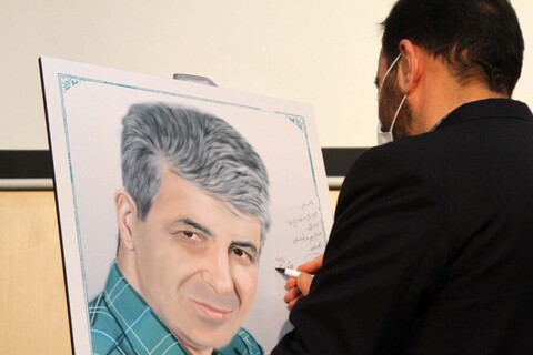تصاویر / آیین رونمایی از مصحف شریف کتابت شده جهت اهدا به مقام معظم رهبری