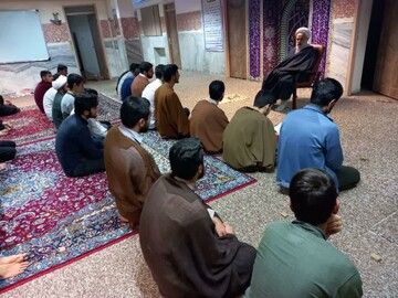 تصاویر/ درس اخلاق در مدرسه علمیه قروه
