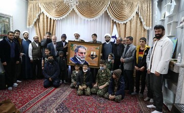 دیدار خانواده شهدای منطقه کوه خضر نبی(ع) با خانواده دانشمند هسته ای، شهید محسن فخری زاده