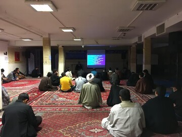 برگزاری کارگاه تولید محتوا با موبایل برای طلاب مریانجی