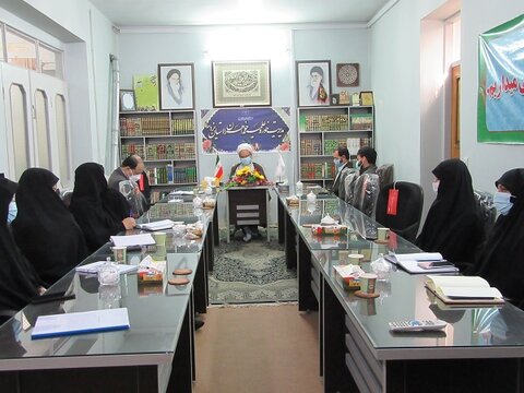 هفدهمین نشست اخلاقی وشورای اداری حوزه علمیه خواهران استان یزد