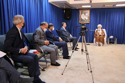 تصاویر / دیدار وزیر امور خارجه با آیت الله العظمی نوری همدانی