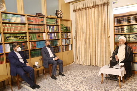 تصاویر / دیدار وزیر امور خارجه با آیت الله العظمی مکارم شیرازی