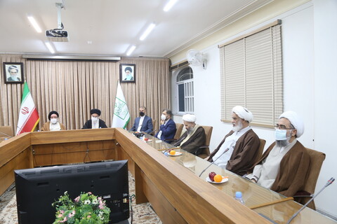 تصاویر / حضور وزیر امور خارجه در جلسه جامعه مدرسین حوزه علمیه قم