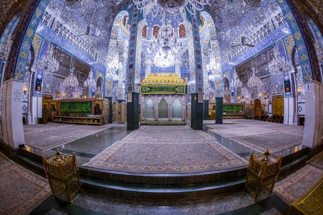 Ziyarat of Lady Zaynab (PBUH) at her shrine