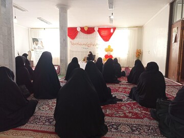 حضرت زینب(س) پیام عاشوراییان را با صلابت ابلاغ کرد